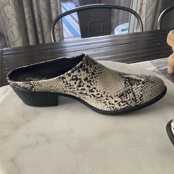 Qupid Snake Print Mule Clog NEW - Picture 5 of 9